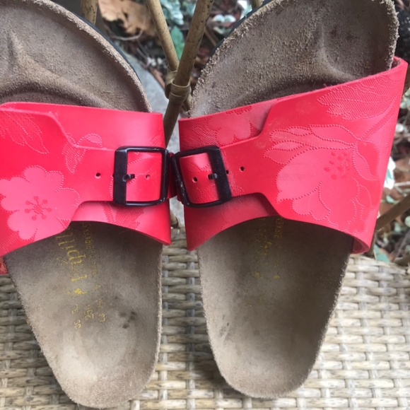 Women’s Birkenstock Slides- Size 39 Red - Picture 4 of 6